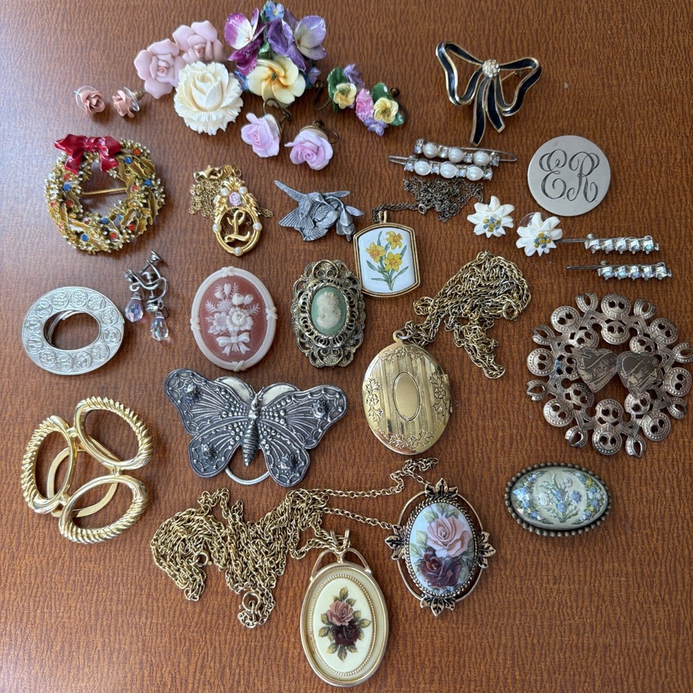 Vintage Jewelry Lot: Beooches, Necklaces, Scarf Clips, Earrings, Barrettes
